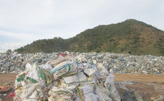 Bình Thuận: Ô nhiễm nghiêm trọng từ bãi rác khổng lồ được đầu tư hơn 14 tỷ đồng