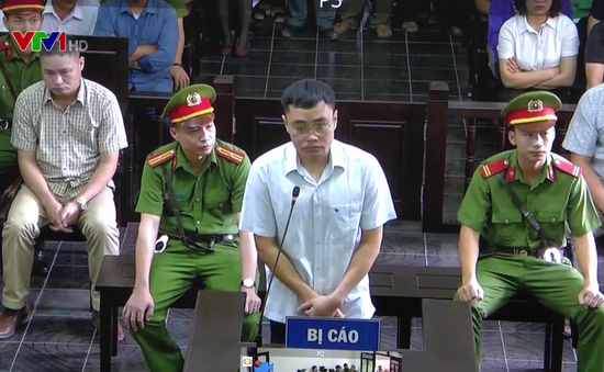 Xét xử sơ thẩm cựu nhà báo Lê Duy Phong cưỡng đoạt tài sản
