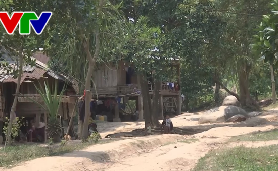 Quảng Trị : Hàng trăm hộ dân Vân Kiều - Pa Cô không có quốc tịch