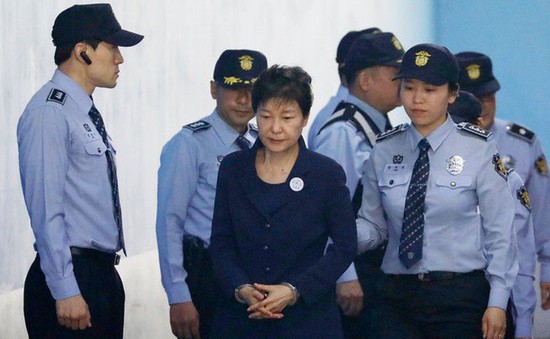 Cựu Tổng thống Hàn Quốc Park Geun-hye bị tuyên xử 24 năm tù giam