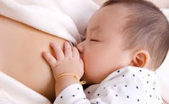 TP.HCM: Bệnh viện đầu tiên đạt danh hiệu thực hành nuôi con bằng sữa mẹ xuất sắc