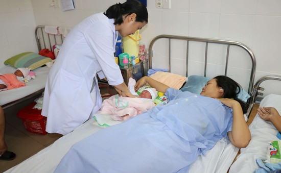 Ninh Thuận: Cháu bé đầu tiên ra đời bằng kỹ thuật bơm tinh trùng vào buồng trứng