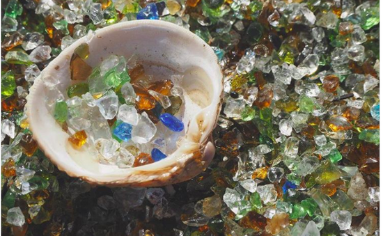 Bãi biển không tên ở Nhật Bản được làm bằng thủy tinh tái chế