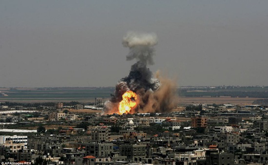 Israel tiếp tục tấn công các mục tiêu tại dải Gaza
