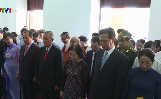 Nguyên lãnh đạo Đảng, Nhà nước dâng hương, dâng hoa tưởng nhớ Chủ tịch Hồ Chí Minh