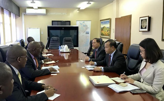 Botswana muốn hợp tác về nông nghiệp, công nghệ thông tin, y tế với Việt Nam