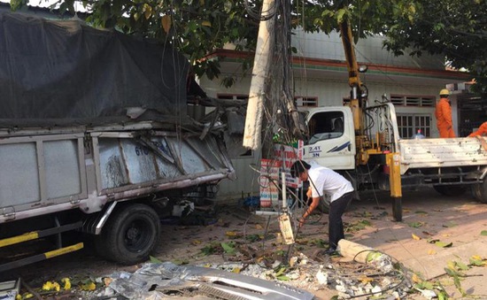 Ninh Thuận: Xe tải tông vào nhà dân, 4 người thương vong