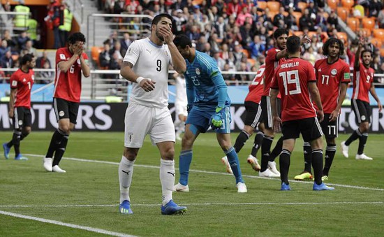 Vì sao song sát Suarez – Cavani tịt ngòi trước ĐT Ai Cập?
