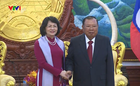 Phó Chủ tịch nước Đặng Thị Ngọc Thịnh thăm chính thức Lào