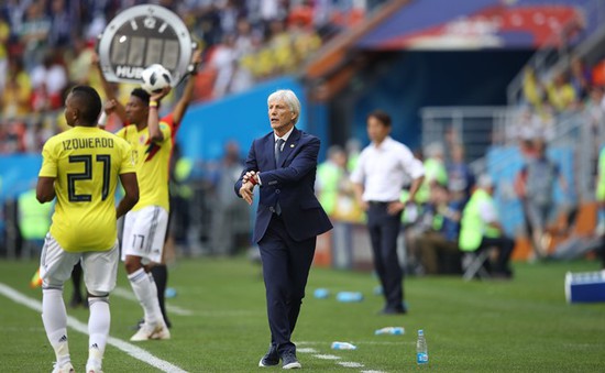 HLV ĐT Colombia đổ tại thua ĐT Nhật vì thiếu người
