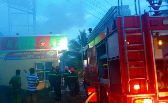 Cháy quán karaoke tại Bến Tre, 2 người bị thương