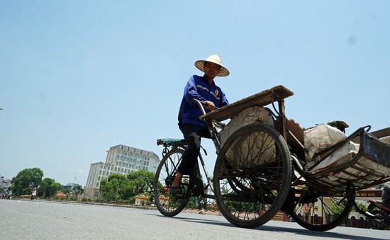 Nắng nóng vẫn bao trùm hầu khắp các tỉnh thành từ Thanh Hóa đến Phú Yên
