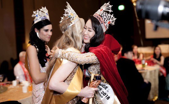 Dương Thuỳ Linh bất ngờ đăng quang Hoa hậu Phụ nữ Toàn thế giới 2018