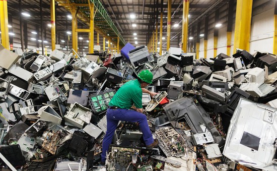 Các nước nỗ lực giảm thiểu nguy cơ từ rác thải điện tử