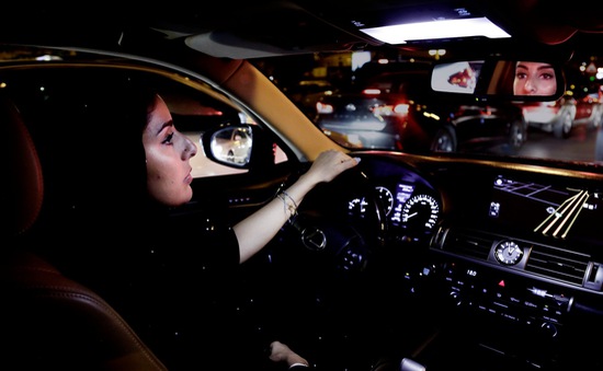 Quyết định dỡ bỏ lệnh cấm lái xe đối với phụ nữ tạo cú hích cho kinh tế Saudi Arabia