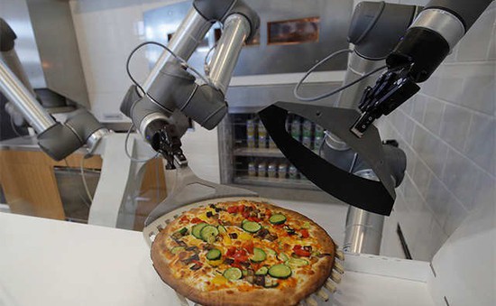 Robot làm bánh pizza tại Pháp