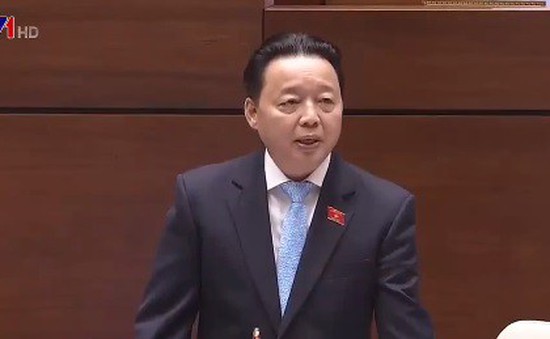 Toàn cảnh Bộ trưởng Bộ TN-MT Trần Hồng Hà trả lời chất vấn