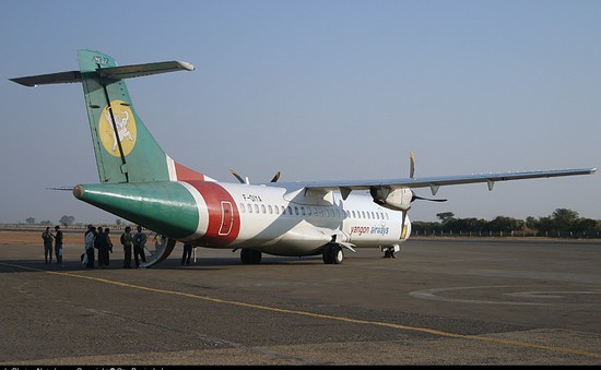 Máy bay Myanmar hạ cánh khẩn cấp do nứt kính chắn gió