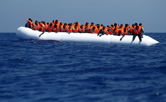Italy từ chối tiếp nhận người di cư gặp nạn