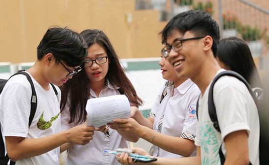 Hà Nội yêu cầu các trường tạo điều kiện cho học sinh rút hồ sơ