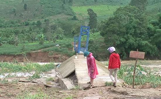 Kon Tum: Sập mố trụ cầu treo Vai Trang ở xã Đăk Long, huyện Đăk Glei
