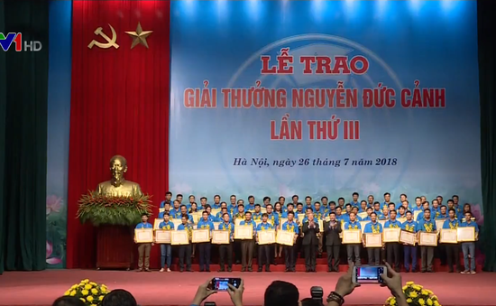 Trao giải thưởng Nguyễn Đức Cảnh cho 70 công nhân lao động