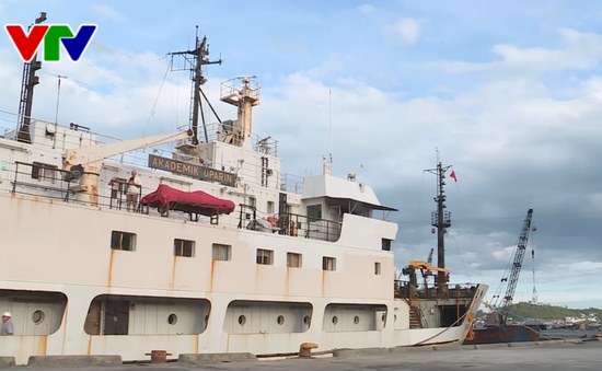 Tàu Oparin cập cảng Nha Trang kết thúc tốt đẹp chuyến khảo sát biển lần thứ 6