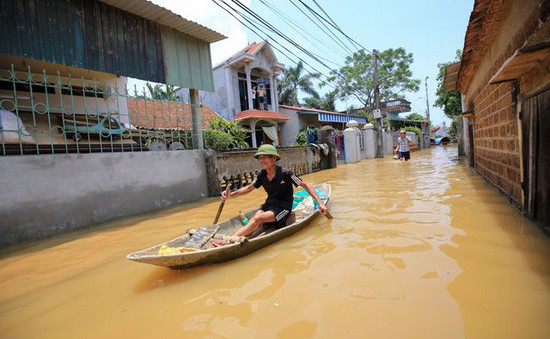 Nhiều xã ven sông Bùi, huyện Chương Mỹ, Hà Nội vẫn ngập nặng