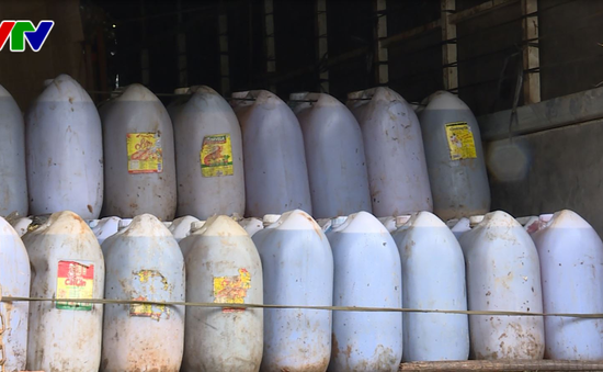 Đắk Lắk: Phát hiện vụ vận chuyển trên 6.000 lít dầu ăn không rõ nguồn gốc