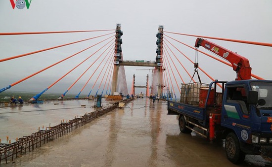 Sắp hoàn thành cầu Bạch Đằng nối Quảng Ninh với TP Hải Phòng