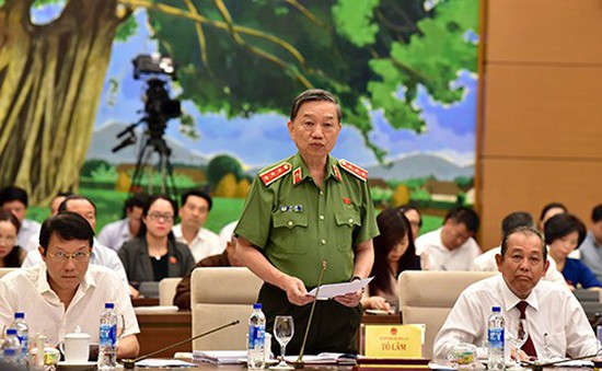 Bộ trưởng Tô Lâm: Khoảng 20 biển số xe 80A, 80B đã cấp cho doanh nghiệp chưa được thu hồi