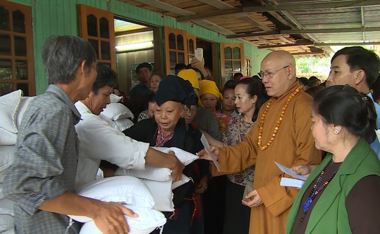 Trung ương Giáo hội Phật giáo Việt Nam ủng hộ, giúp đỡ đồng bào vùng lũ tỉnh Yên Bái