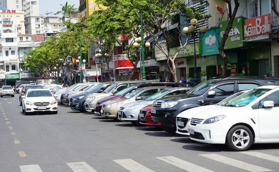 TP.HCM: Nhiều điểm giữ xe vắng vẻ trong ngày đầu thu phí đỗ xe dưới lòng đường