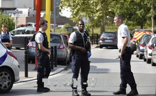 Thủ phạm tấn công bằng dao tại Pháp bị tâm thần