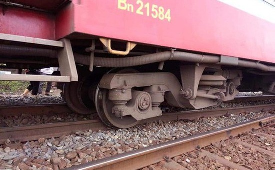 Bình Thuận: Đường sắt tê liệt vì tàu hỏa trật bánh