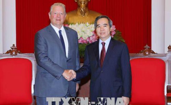Trưởng ban Kinh tế TW Nguyễn Văn Bình tiếp cựu Phó Tổng Thống Hoa Kỳ Al Gore