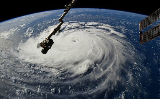 Hơn 1 triệu người Mỹ sơ tán do siêu bão Florence