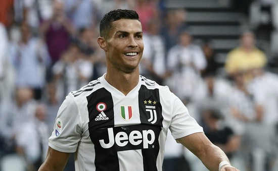 Chưa thi đấu, Ronaldo làm náo loạn Frosinone với kỳ tích vô tiền khoáng hậu