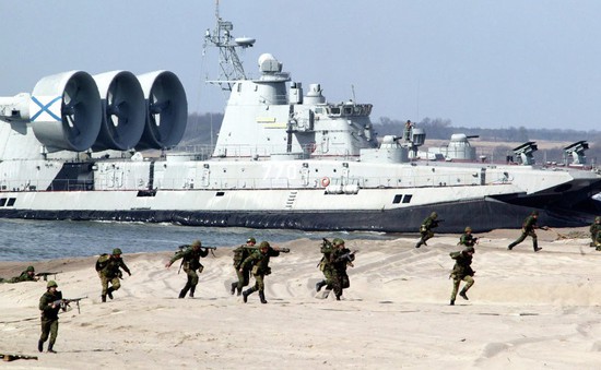 Hạm đội Baltic của Nga tập trận