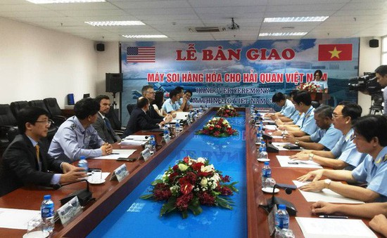 Mỹ bàn giao máy soi hàng hóa cho Hải quan cho Việt Nam
