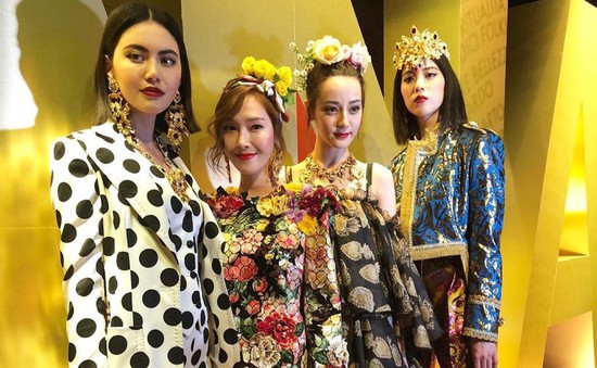 Loạt nữ thần châu Á làm náo loạn sàn diễn Dolce & Gabbana