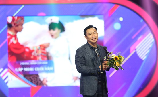 "Táo quân" lần 2 giành giải VTV Awards, "ông trùm" Đỗ Thanh Hải hạnh phúc