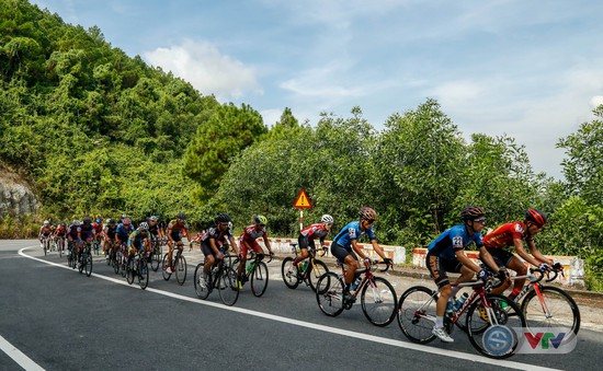 ẢNH: Những khoảnh khắc ấn tượng chặng 7 Giải xe đạp quốc tế VTV Cup Tôn Hoa Sen 2018