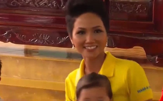 Tân Hoa hậu Hoàn vũ Việt Nam 2017 bắt đầu hoạt động thiện nguyện