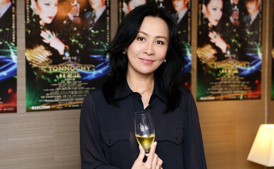 Vợ Lương Triều Vỹ không bận tâm tới việc bị ngôi sao Đài Loan cưỡng hôn