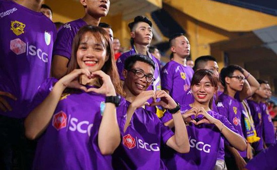 Năm 2017: Lượng fan cổ vũ V.League mỗi trận gần bằng K-League