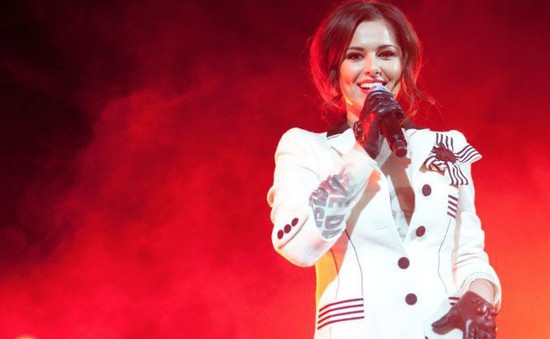 Ngôi sao nhạc Pop Cheryl Cole trở lại ghế nóng The X-Factor