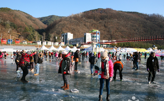 Lễ hội băng ở Hàn Quốc lập kỷ lục về lượng khách tham quan