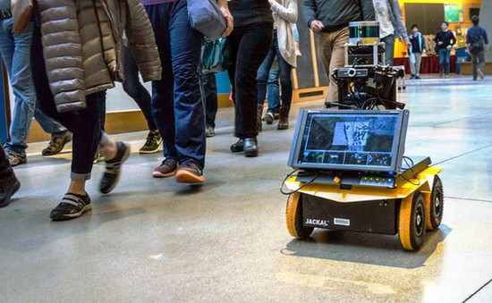 Mỹ: Đại học MIT phát triển robot di chuyển theo đám đông