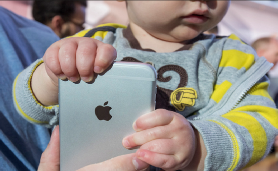 Yêu cầu Apple gia tăng tính năng chống nghiện iPhone